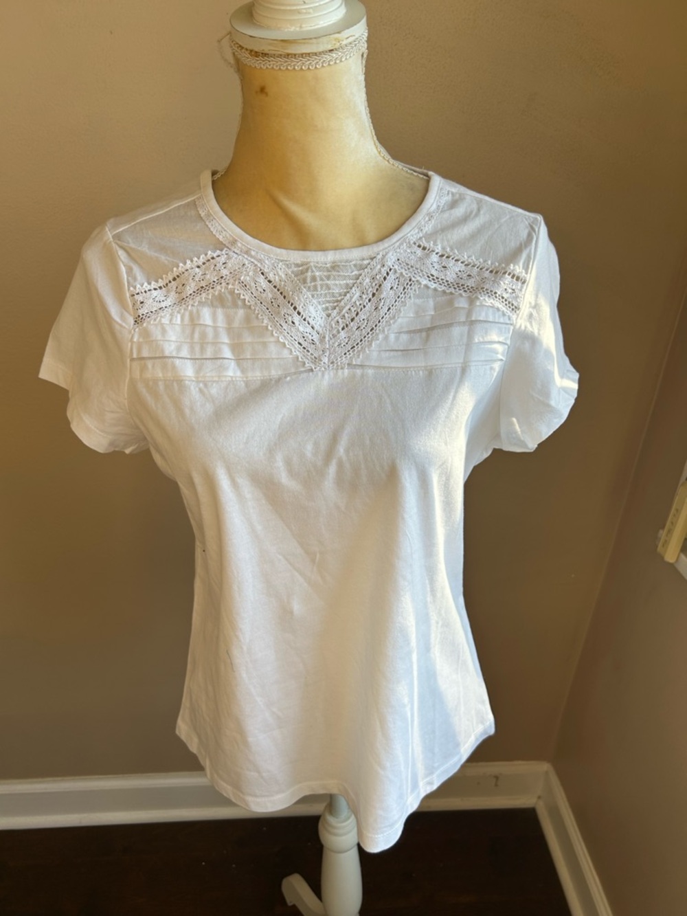 Art & Soul Womens Blouse Top Sz M White Lace Accents 4122 New